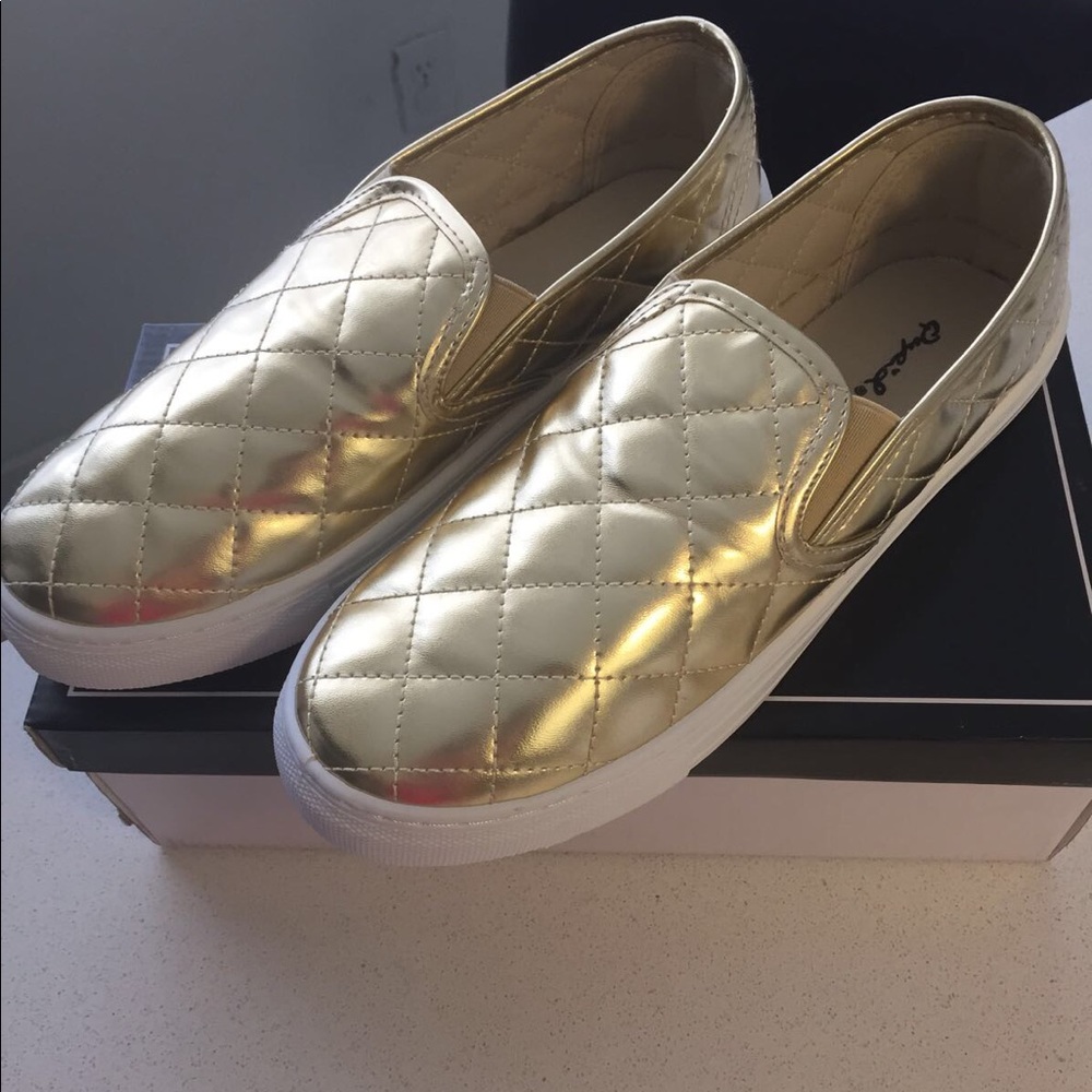 Qupid Gold Metallic Slip on Sneaker 🔥